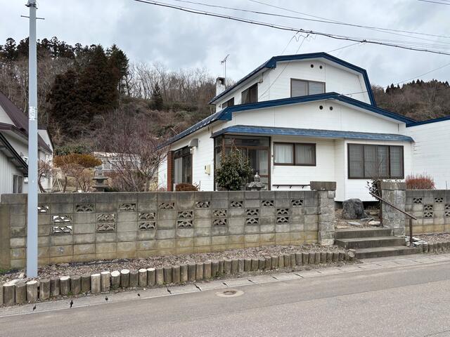 北海道久遠郡せたな町の一戸建て | 98万円 | 4SLDK | 495m² | Akiyama house finder