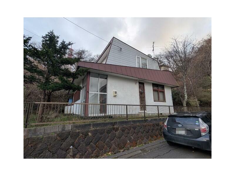 35 minutes by bus from JR Hakodate Line "Iwamizawa" Station, 4-minute walk from Miyamoto Town (Hokkaido)