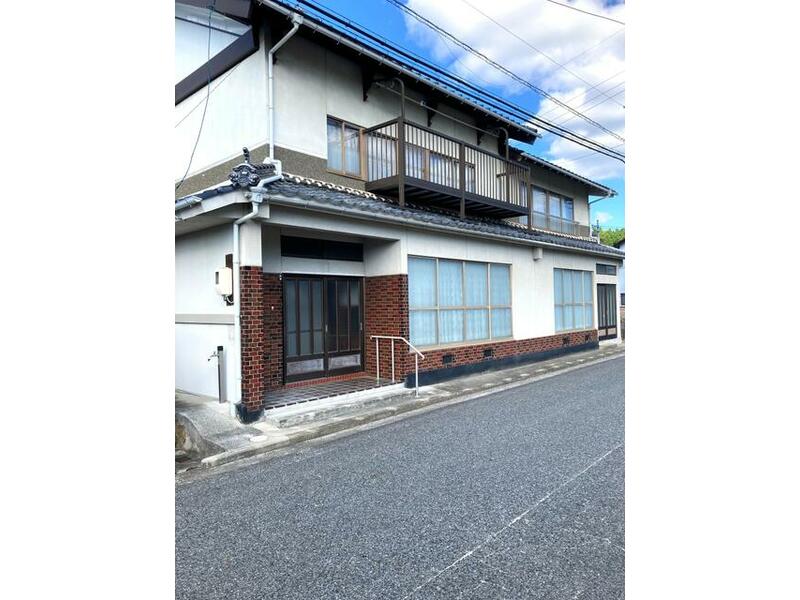 Fuchu City, Kamikata Town, Kamikata (Kamikata Station) 2-story building 11DK