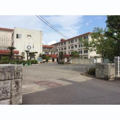 諫早市立諫早中学校 距離:1,031m