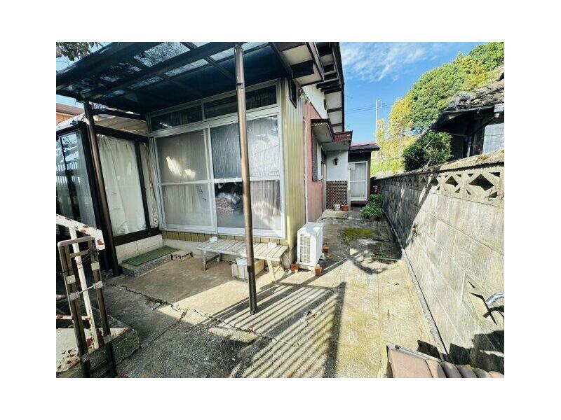 2F 7DK in Owada, Kasumigaura-shi, Kanagawa

2.5 million yen