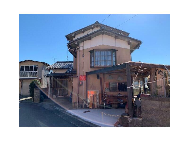 3-chome, Maruyama-cho, Kaga-shi, Kaga (Kagaonsen Sta.) 2F 3DK

2,000,000 yen