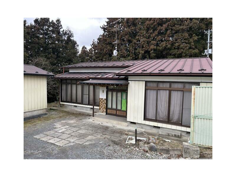 Tome-shi, Tome Kitagata, Sakomachi, Aza Urushizawa (Shinden Sta.) Single story house, 5DK

5DK, single-storied house, 980,000 yen