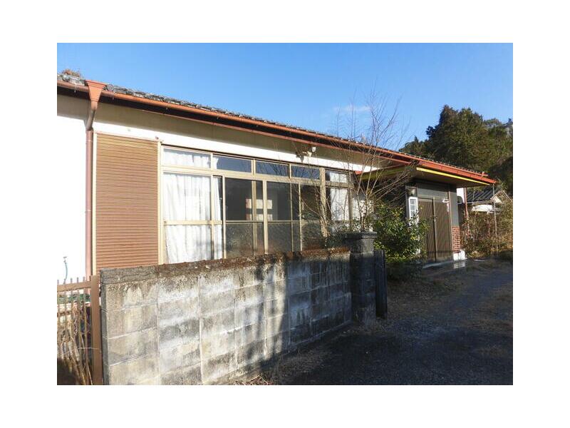 Single-story building, 7DK in Kanizukucho, Hitoyoshi City