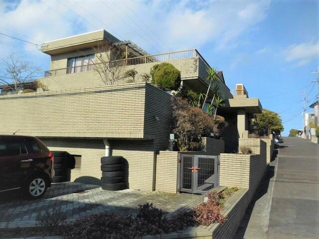 アットホーム 宮崎市 小松台東３丁目 地上2階地下1階建 ５ｌｄｋ 宮崎市の中古一戸建て 提供元 株 ジョイハウス 一軒家 家 の購入