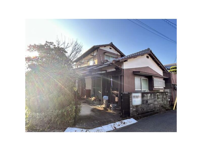 1-chome, Jingo, Niihama-shi (Takihama Station) 2F 5SLDK

3.8 million yen
