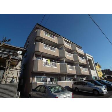 前面に建物がなく日当たり良好です。