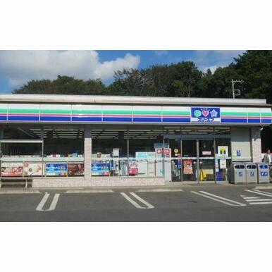 スリーエフ 距離:64m