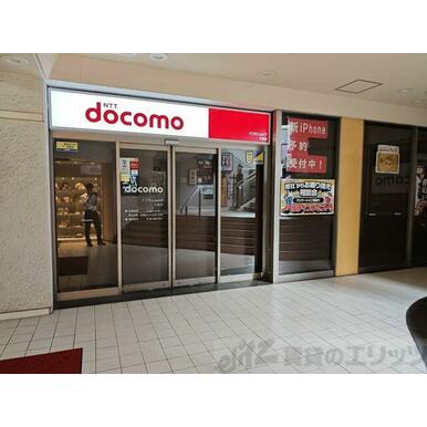 ドコモショップ江坂店 距離：440m