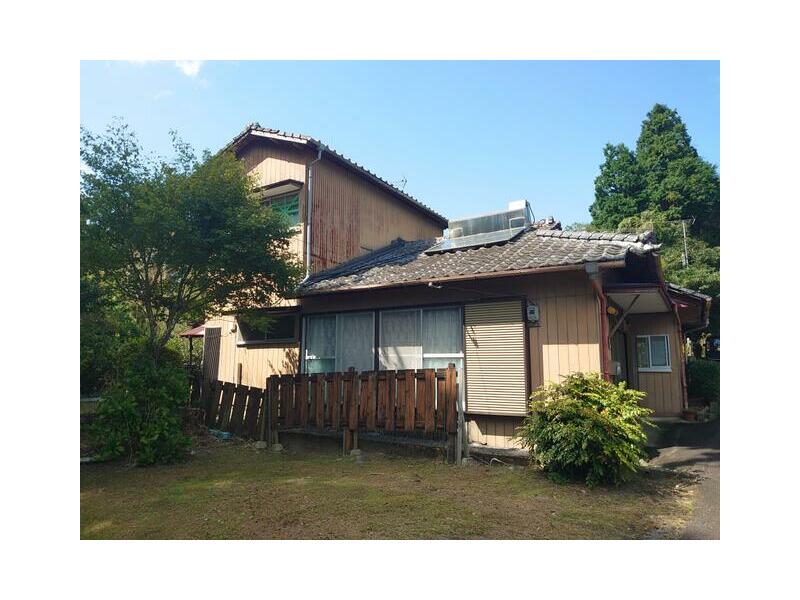 Kirishima Nagamizu, Kirishima-shi, Kirishima (Kirishima Jingu station) 2F 6DK

1.5 million yen