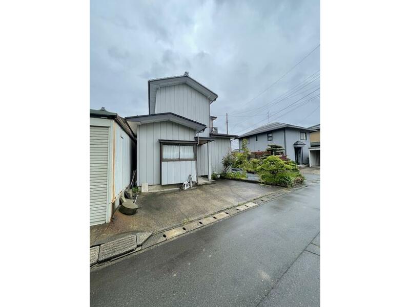 Sanjo City Iikuri 2-chome (Honai Station) 2-story 4DK