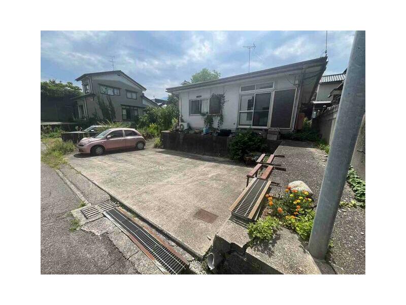 Takaoka City Fushiki Higashi Ichinomiya (Fushiki Station) Single-story building 5LDK