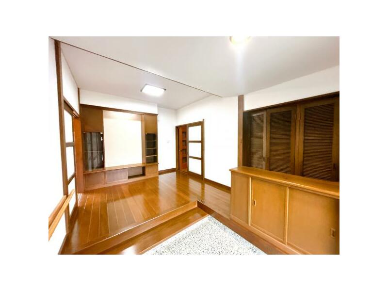 Kawaramachi, Kurayoshi-shi (Kurayoshi station) 2F 5SDK

8.99 million yen