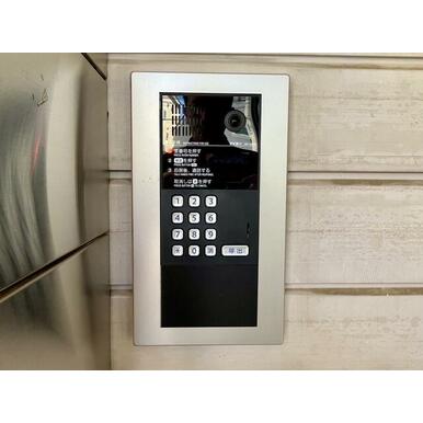 オートロック完備で安心できる暮らしを