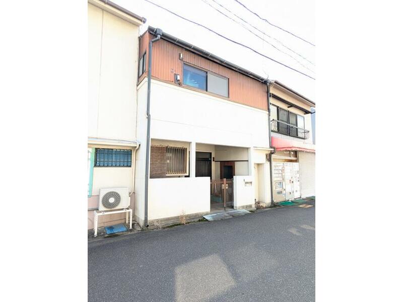 Takamatsu City, Taga Town 3-chome (Hanazono Station) 2-story building 3SK