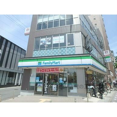 ファミリーマート　山科区役所前店 距離：300m