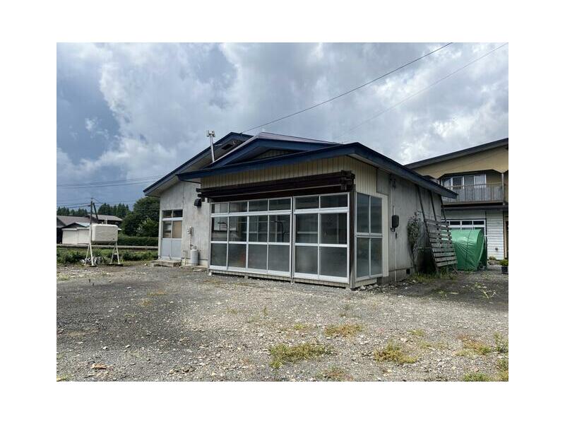 Kita- Akita City, Bozawa Aza Omukata (Jomon Ogata station) Single-story building, 3DK

1.5 million yen
