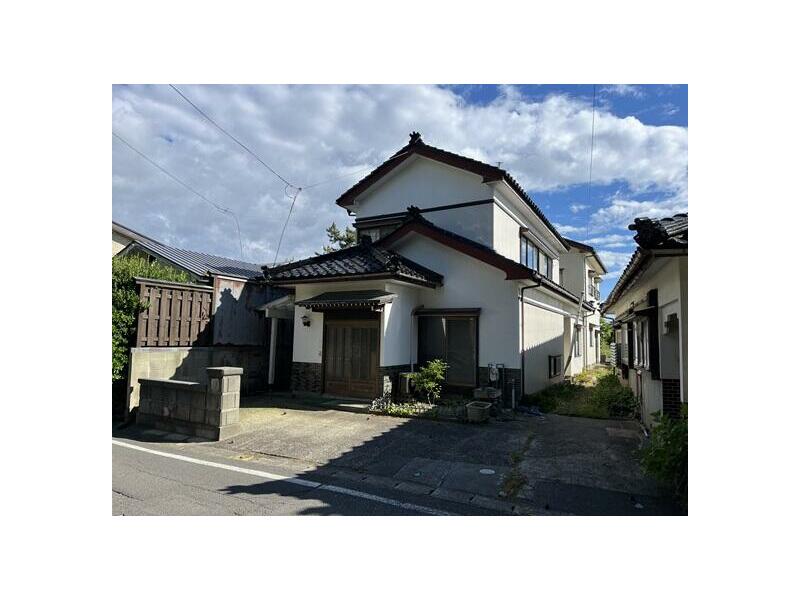 Nikaho City, Akita Town, Hamayama (Nakahara Station) 2-story 8DK