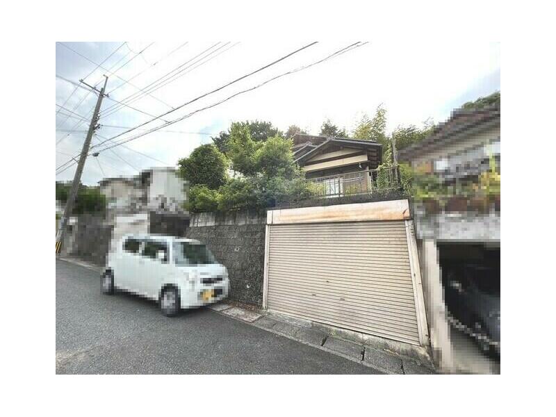 Kurotsu 1-chome, Otsu-shi, Shiga (Ishiyama Sta.) 2F 4LDK

5.8 million yen
