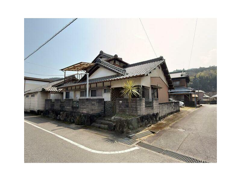 Tsu City, Hakusan-cho Minamikajō (Kajō Station) 2-story building 6LDK