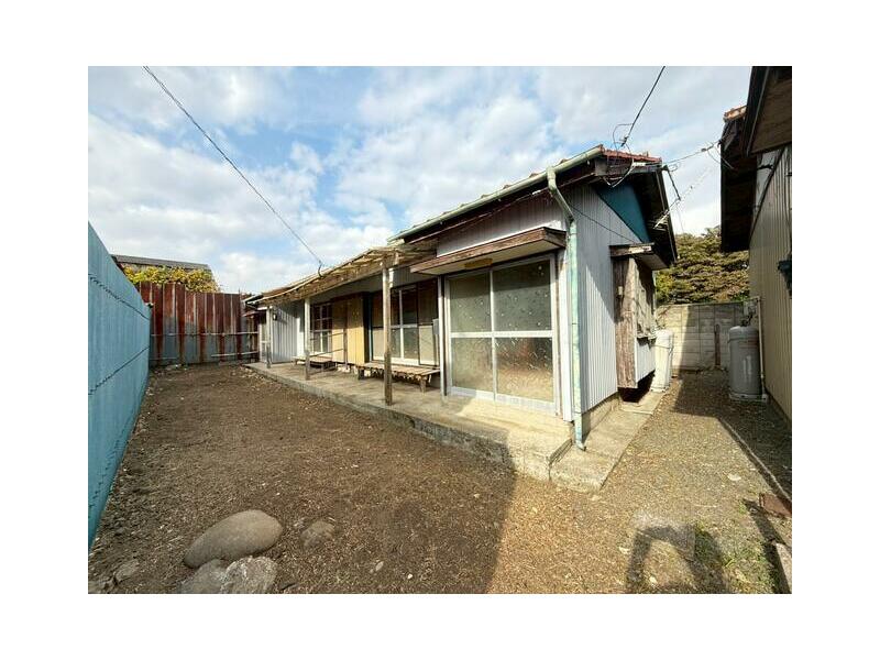 Midori-shi, Midori-shi, Hokkaido (Akagi Sta.) Single story house, 2DK

1,980,000 yen