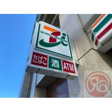 セブンイレブン 十三駅東口店 距離：416m