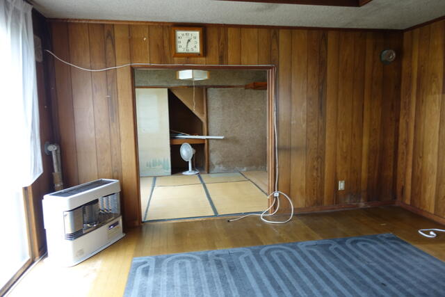 滝川市 滝の川町西5丁目 2階建 6DK 4