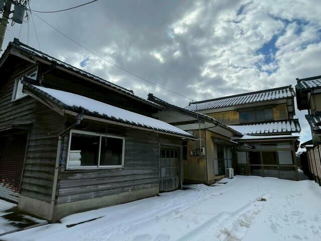 Awara City, Namimatsu (Awara Yunomachi Station) 2-story 7DK