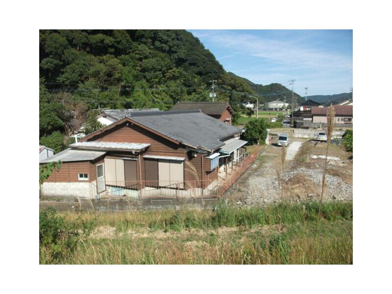 Saiki City Oaza Nagahase (Saiki Station) 2-story building 6DK