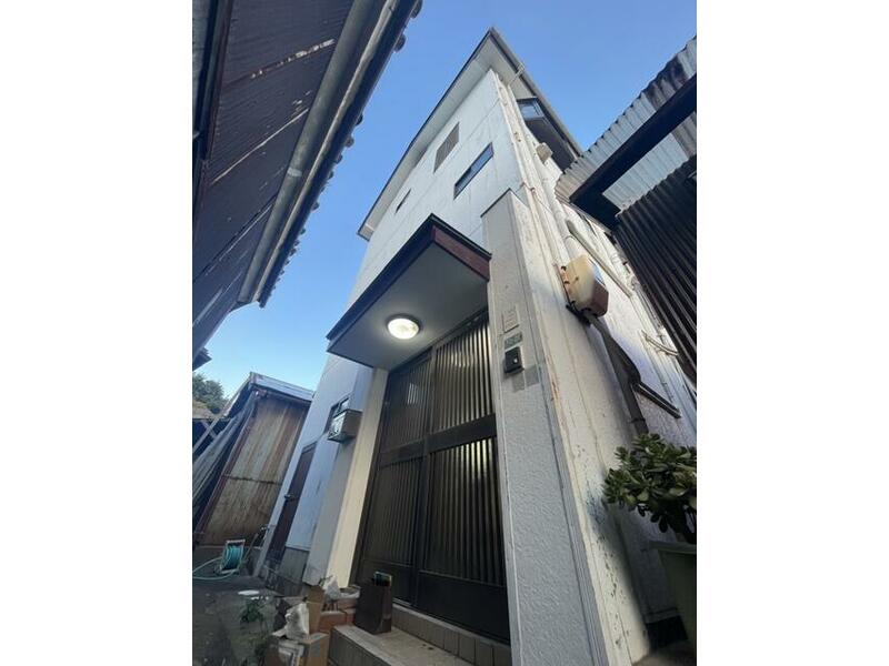 Wakayama-shi, Wakayama Wakaura-naka 2-chome (Kimiidera Sta.) 3F 5DK

1.8 million yen
