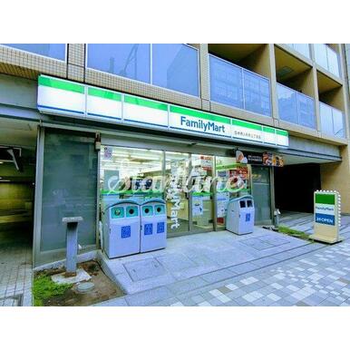 ファミリーマート日本橋人形町三丁目店 距離:80m