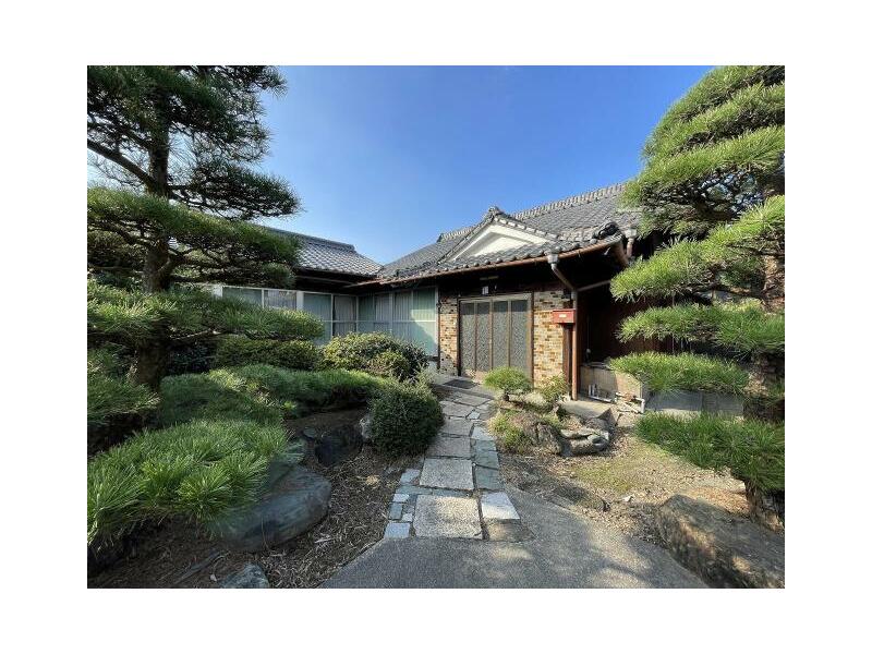 Shikokuchuo-shi, Doi-cho, Kitano (Sekikawa Sta.) Single story house, 7DK

4,600,000 yen