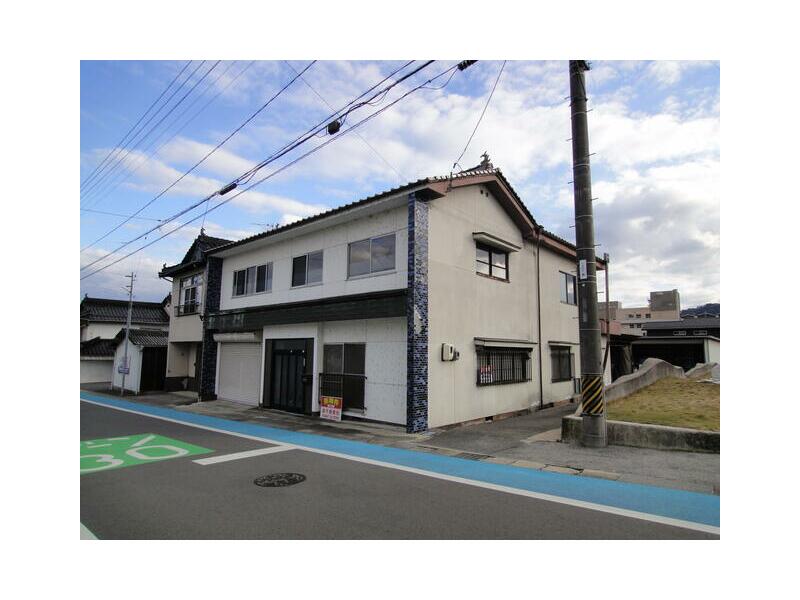 Sera County, Sera Town, Oaza Hongō (Shin-Onomichi Station) 2-story 8SLDK
