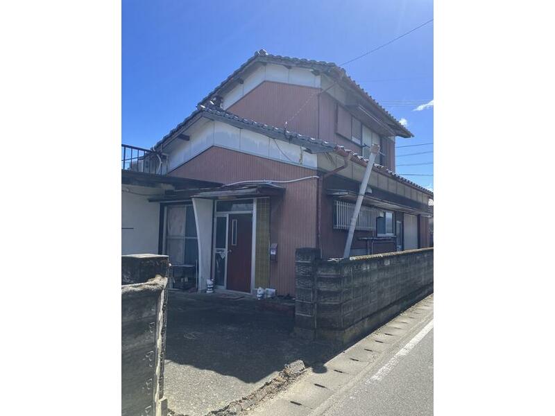 2F 5DK in Shiimoto Aza Sudou, Kamiita-cho, Itano-gun

1,800,000 yen