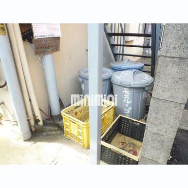 敷地内ごみ捨て場