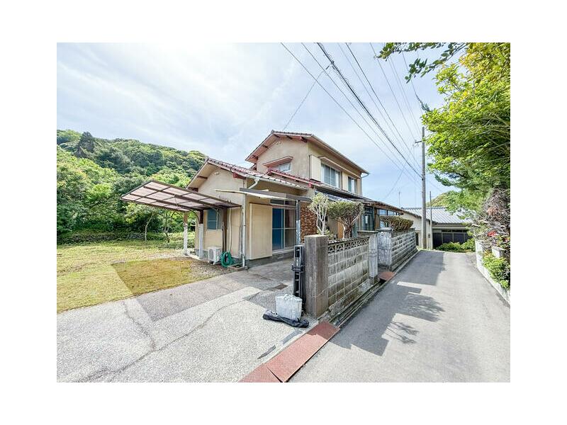 Oita City, Oita Prefecture (Kozaki station) 2F 5DK

3,000,000 yen