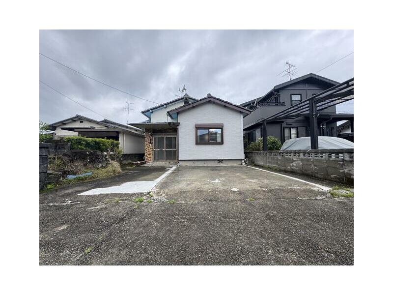 Yatsushiro City, Daifukuji Town (Higo Takada Station) 2-story 4DK