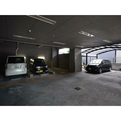 ソラーレＮ　駐車場