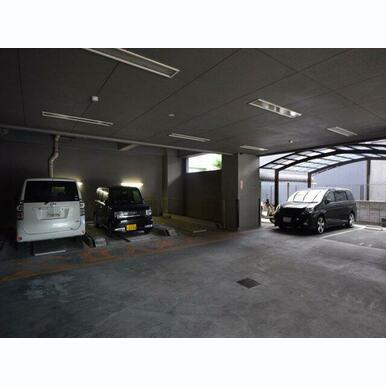 ソラーレN 駐車場