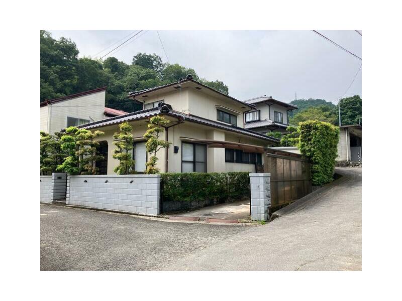 2F 2F 4SDK in Shimoyidai-cho, Matsuyama-shi, Shiga

3.8 million yen