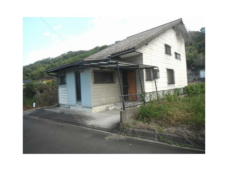 Niihama-shi, Niihama Kakiu 4-chome (Niihama station) 2F 4K

2,000,000 yen