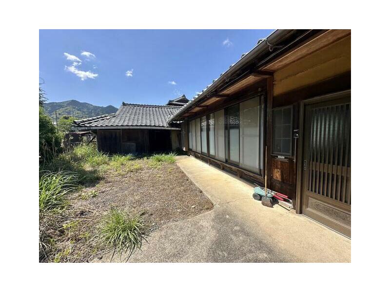 Kameyama City Shiraki-cho Single-story building 5DK