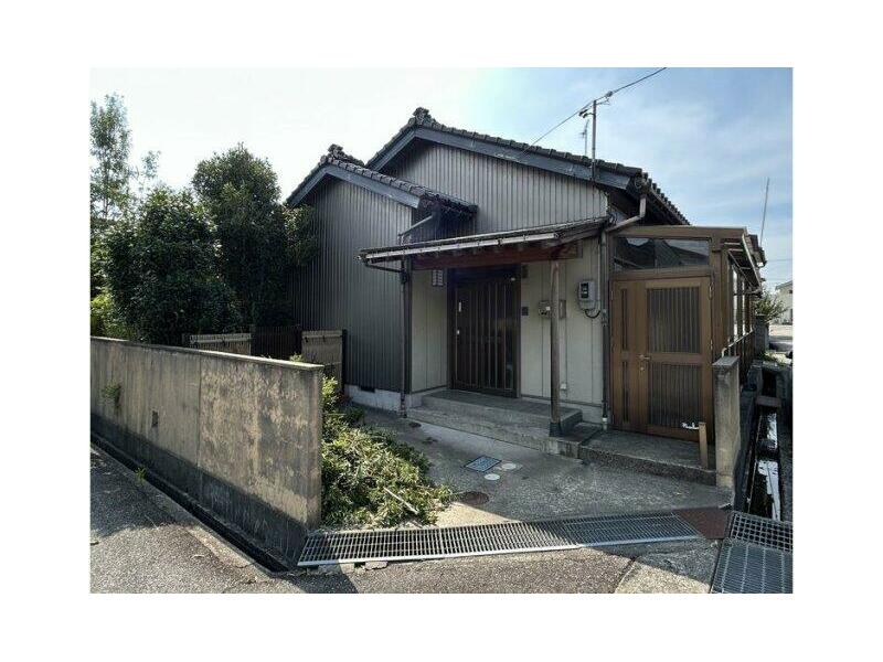 Takaoka City, Izumigaoka (Takaoka Yabunami Station) 2-story building 7DK