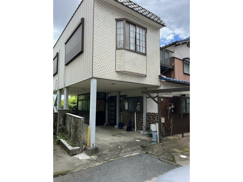 Ibi County, Ikeda Town, Yahata (Ikino Station) 2-story building 2DK