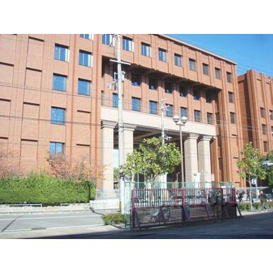 龍谷大学 距離:1,550m