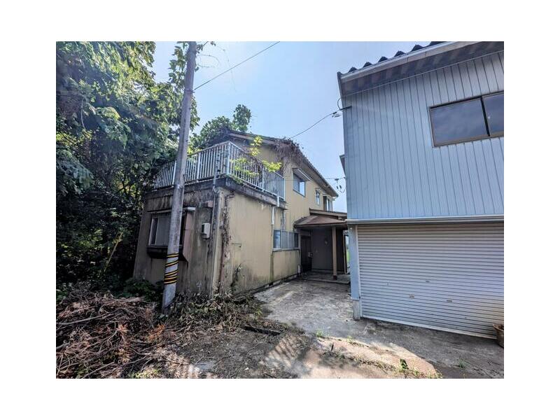 Uozu City, Hon'e (Uozu Station) 2-story building 6LDK