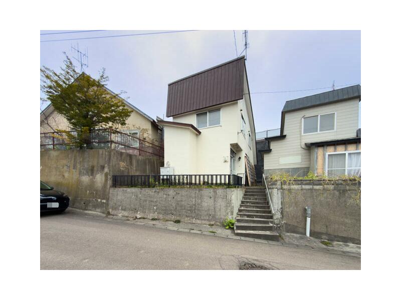 Otaru City, Sakura 4-chome (Otaru Chikko Station) 2-story building 3LDK