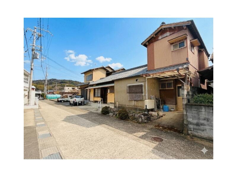 Inami Town, Hidaka District, Oaza Inami (Inami Station) 2-story building 5DK