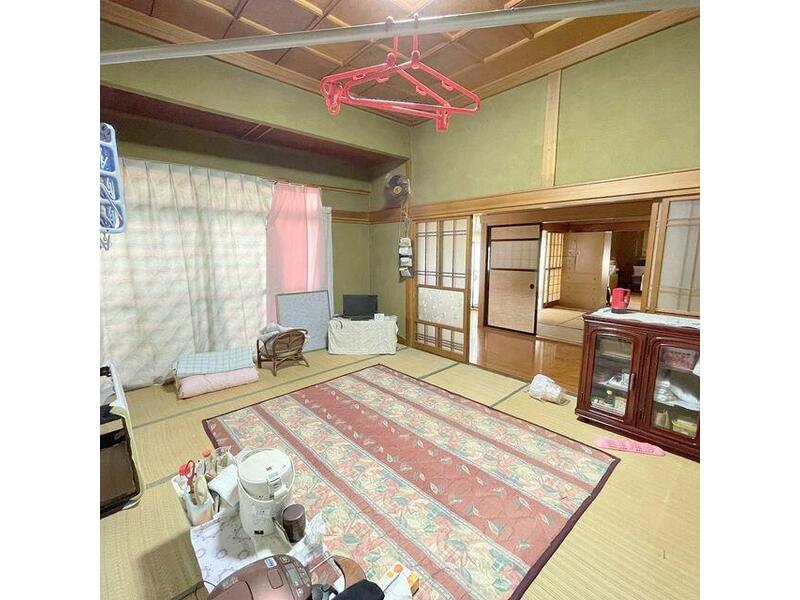 Teraura, Fukukebukuro, Misato-cho, Toda-gun (Kashimadai Sta.) 2F 6DK

3,000,000 yen