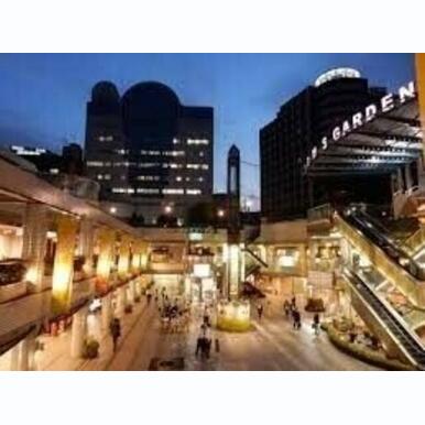 コムズガーデン 距離:571m